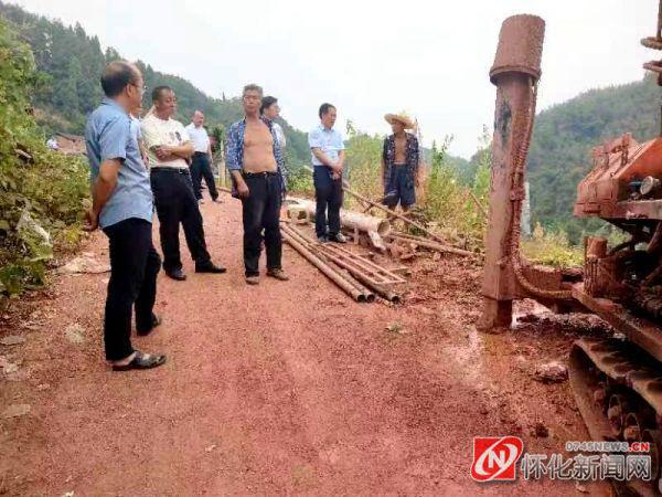 怀化市工商联、市建行、市园林绿化服务中心为新溪村乡村振兴擘画蓝图必威 必威betway(图1)