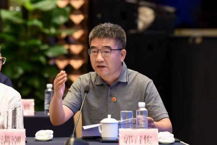 专访国家林草局生态保护修复司一级巡视员郭青俊：林草碳汇是气候必威 必威betway谈判国际履约的重要支撑(图1)