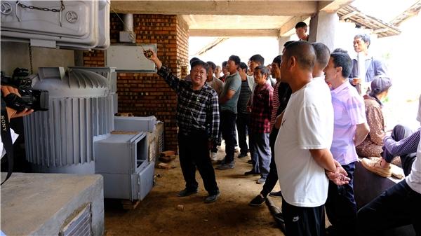 云南师宗县:生物质颗粒燃料烤房开启绿色低碳致富必威 必威betway门(图3) 云南师宗县:生物质颗粒燃料烤房开启绿色低碳致富必威 必威betway门(图3)