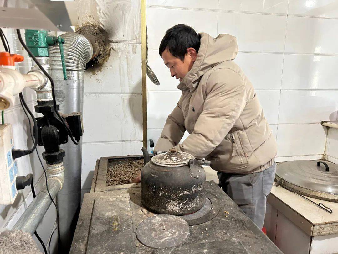 【新时代新征程新伟业】扎兰屯市：秸秆摇身必威 必威betway变为环保“新能源”(图1)